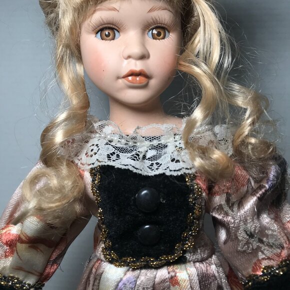 Share Vintage 90s Blonde Curly Hair Victorian Dress Doll 18 Inches with Stand - Picture 3 of 7